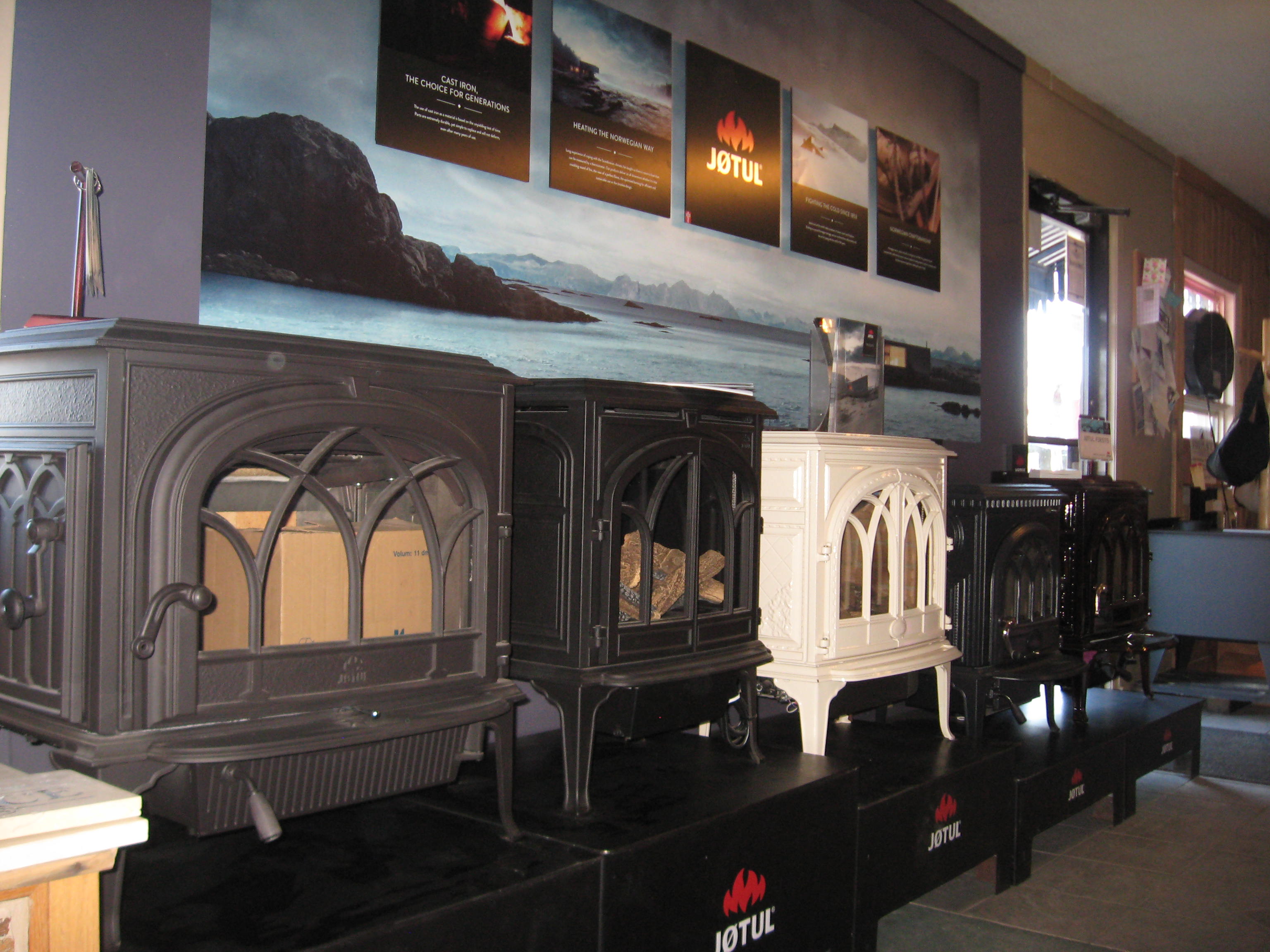 Jotul display wall